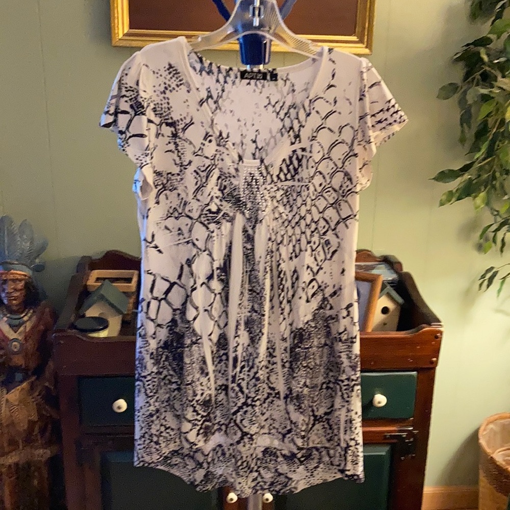 Apt. 9 unique black and white pattern top with embellishments M